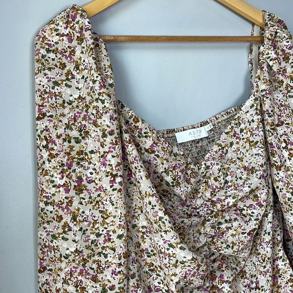 Astr The Label Floral Blouse - Picture 6 of 9